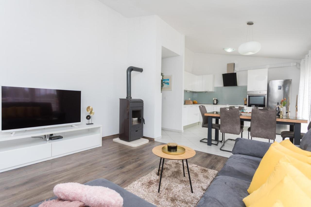Bloom Apartment Split Exterior foto